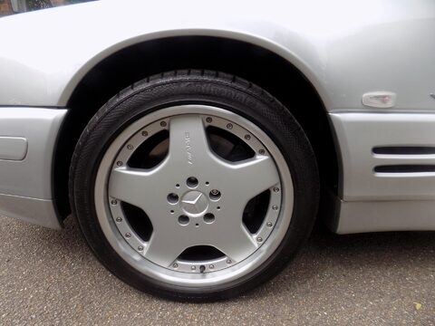 Mercedes-Benz SL Series SL320 23