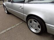Mercedes-Benz SL Series SL320 25