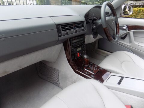 Mercedes-Benz SL Series SL320 38