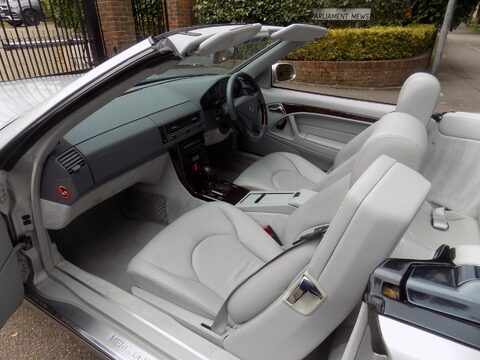 Mercedes-Benz SL Series SL320 40