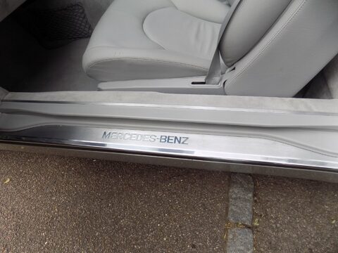 Mercedes-Benz SL Series SL320 41