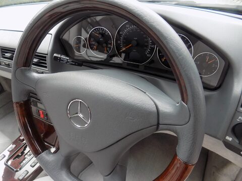 Mercedes-Benz SL Series SL320 51