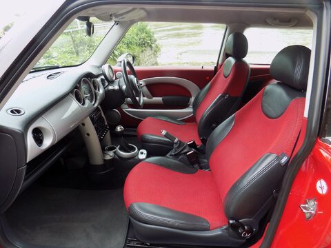 Mini Cooper 3 Door Hatchback 15