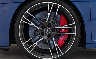 Audi R8 V10 Performance Carbon Black Spyder 17