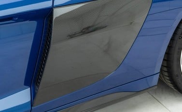 Audi R8 V10 Performance Carbon Black Spyder 26