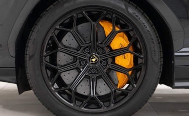 Lamborghini Urus V8 20