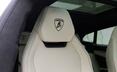 Lamborghini Urus V8 7