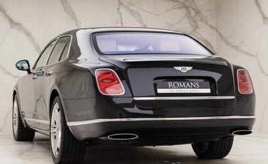 Bentley Mulsanne V8 4