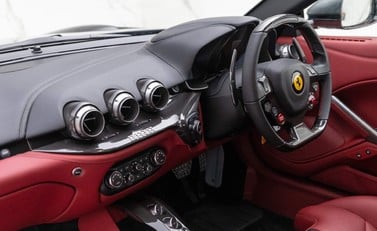 Ferrari F12 Berlinetta 10