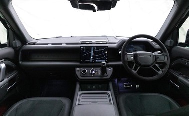 Land Rover Defender V8 12