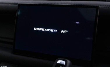 Land Rover Defender V8 14