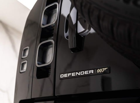 Land Rover Defender V8 27