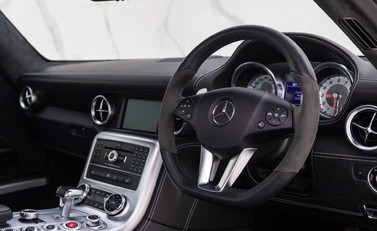 Mercedes-Benz SLS 6.2 63 V8 AMG 2dr 6