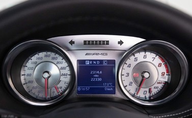 Mercedes-Benz SLS 6.2 63 V8 AMG 2dr 11