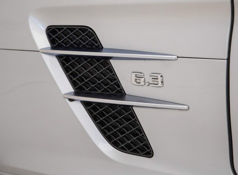 Mercedes-Benz SLS 6.2 63 V8 AMG 2dr 22