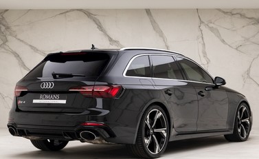 Audi RS4 Avant 7
