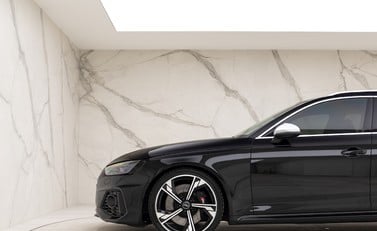 Audi RS4 Avant 25