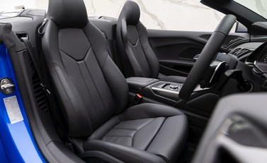 Audi R8 V10 Spyder Performance Quattro 12
