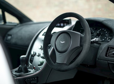 Aston Martin Vantage GT8 11