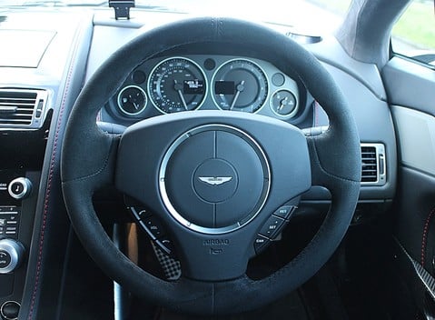 Aston Martin V12 Vantage 11