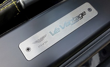 Aston Martin V12 Vantage Roadster 3