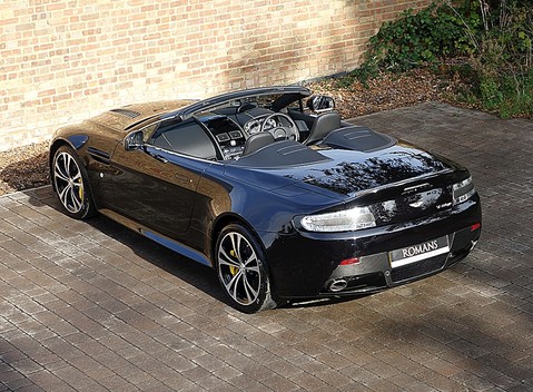 Aston Martin V12 Vantage Roadster 14