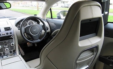 Aston Martin Rapide 8
