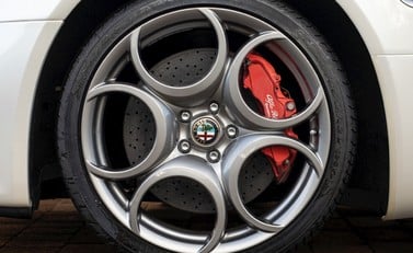 Alfa Romeo 8C Spider 12