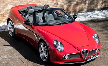 Alfa Romeo 8C Spider 4