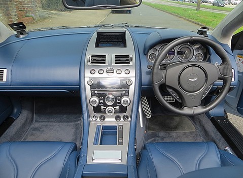 Aston Martin DBS Volante 2