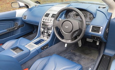 Aston Martin DBS Volante 8