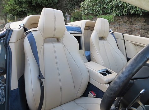 Aston Martin V8 Vantage Roadster 10