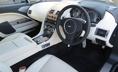 Aston Martin Rapide 2