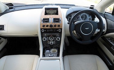 Aston Martin Rapide 6