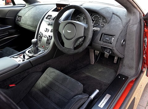 Aston Martin Vantage GT8 19