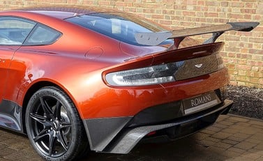 Aston Martin Vantage GT8 26