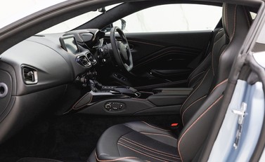 Aston Martin V8 Vantage 12