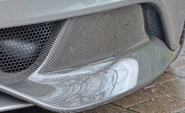 Aston Martin Vanquish 6