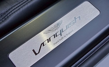 Aston Martin Vanquish 20
