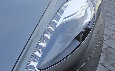 Aston Martin Vanquish 26