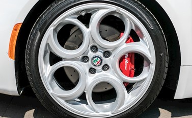 Alfa Romeo 4C 10