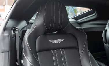 Aston Martin V8 Vantage 13