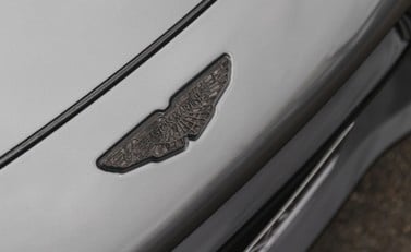 Aston Martin V8 Vantage 23