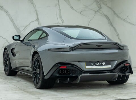 Aston Martin V8 Vantage 9