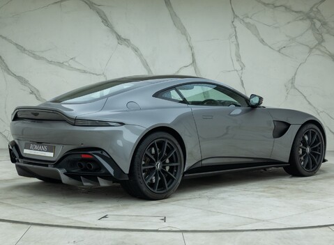 Aston Martin V8 Vantage 7