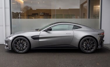 Aston Martin V8 Vantage 3