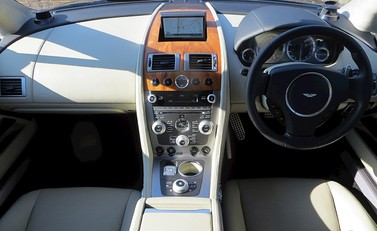 Aston Martin Rapide 13