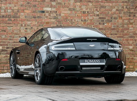 Aston Martin V12 Vantage S 3
