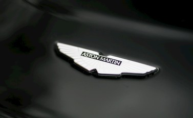 Aston Martin V12 Vantage S 28