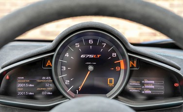 McLaren 675LT Spider MSO Carbon Series 19